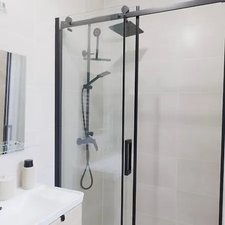 דירה T2 Cosy Equipe, Parking Et Wifi Gratuit, קסטרה