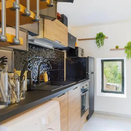 דירה T2 Cosy Equipe, Parking Et Wifi Gratuit, קסטרה