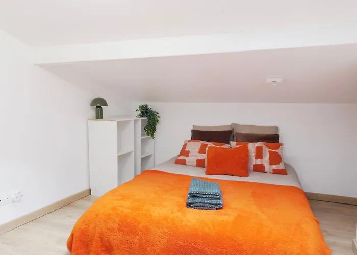 Апартаменты T2 Cosy Equipe, Parking Et Wifi Gratuit,