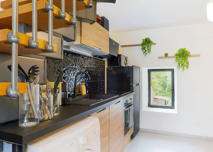 Апартаменты T2 Cosy Equipe, Parking Et Wifi Gratuit, Кастр