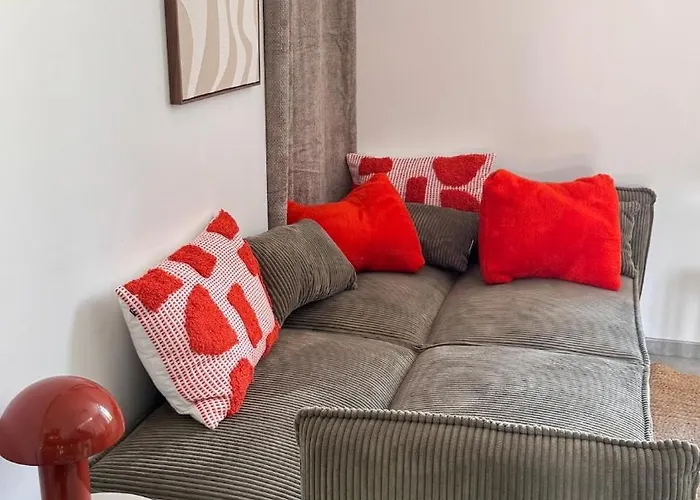 T2 Cosy Equipe, Parking Et Wifi Gratuit, Апартаменты *